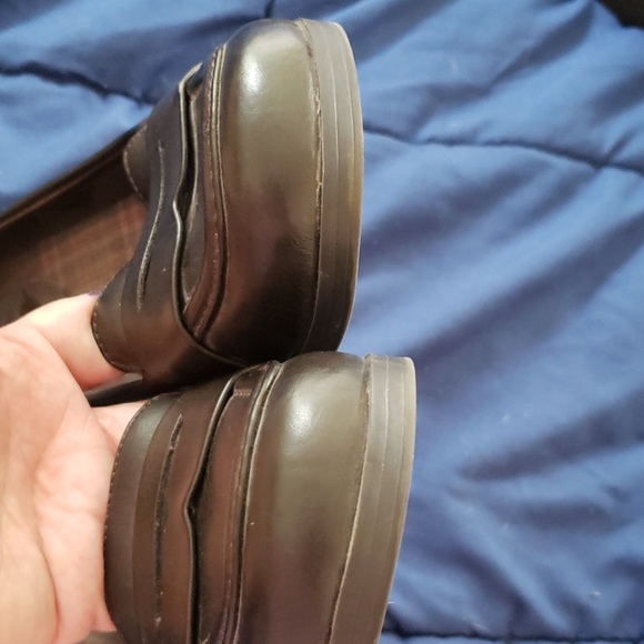 Gently worn brown pumps - Picture 3 of 7